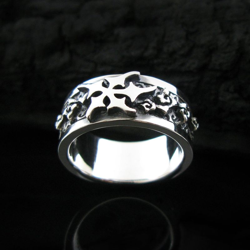 Lunar Scent silver ring