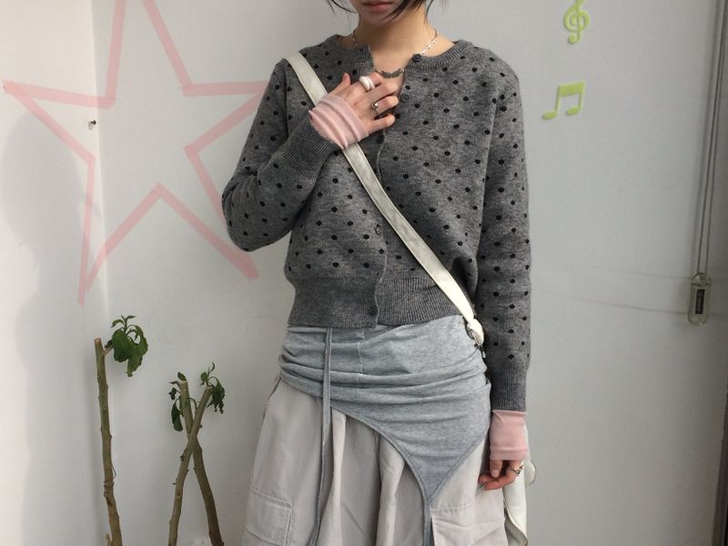 loose-fit strap sleeveless
