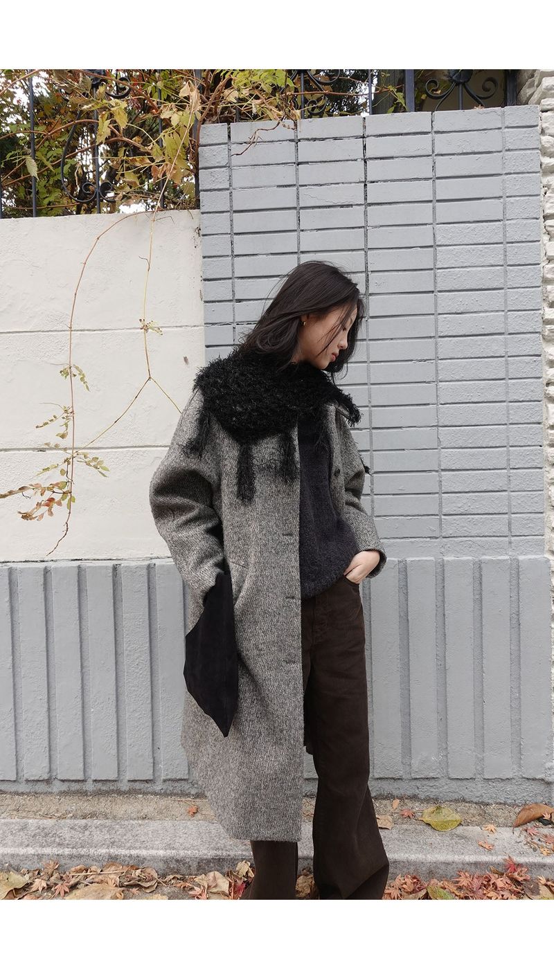 Grain collar raglan coat