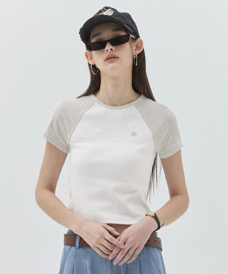 KIRSH(キルシー)の「KIRSH PLAIN COLOR MIX RAGLAN CROP T-SHIRT - GRAY (Tops)」