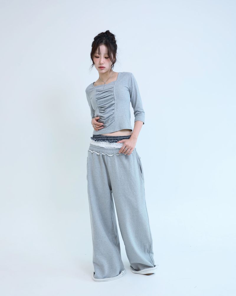 Sqare neked baby tee - Gray