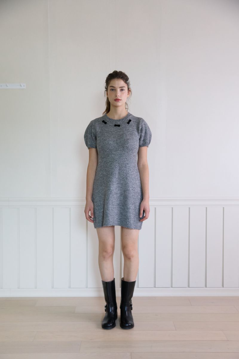 PINK PINEAPPLE（ピンクパイナップル）の「RIBBON PUFF KNIT DRESS (2COLORS)（Dresses）」