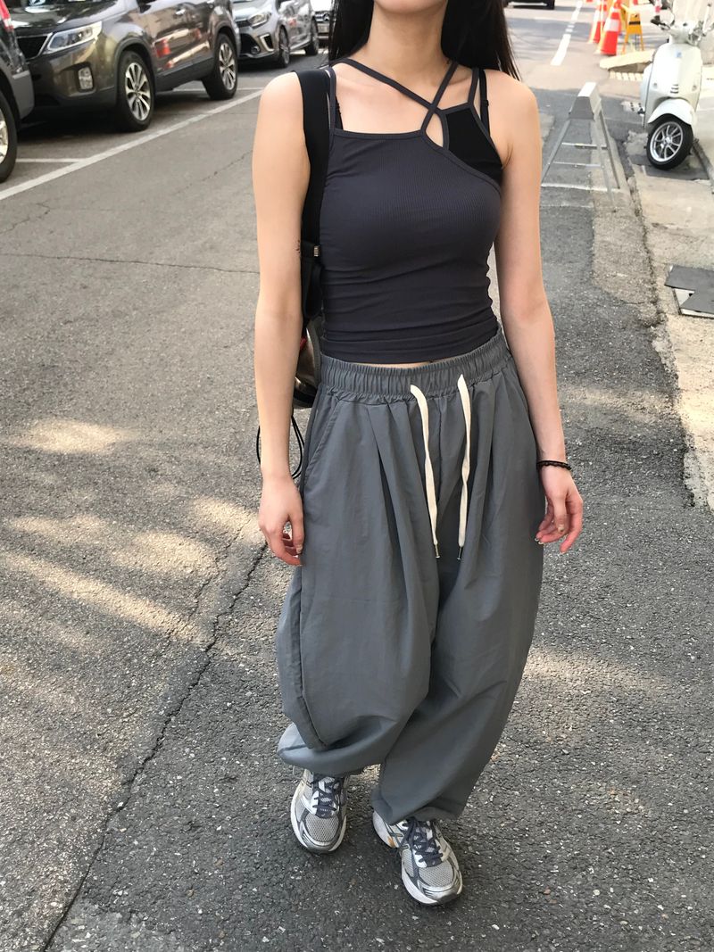 Twin layered sleeveless