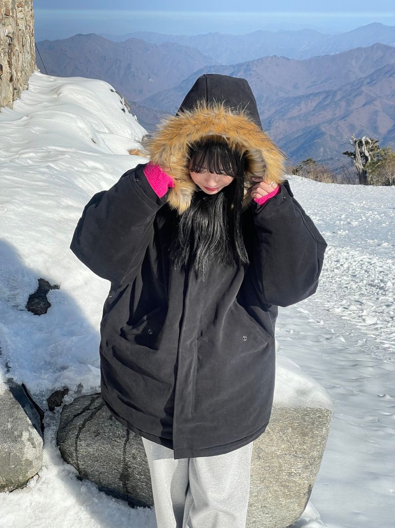 Snowy mountain fur jumper