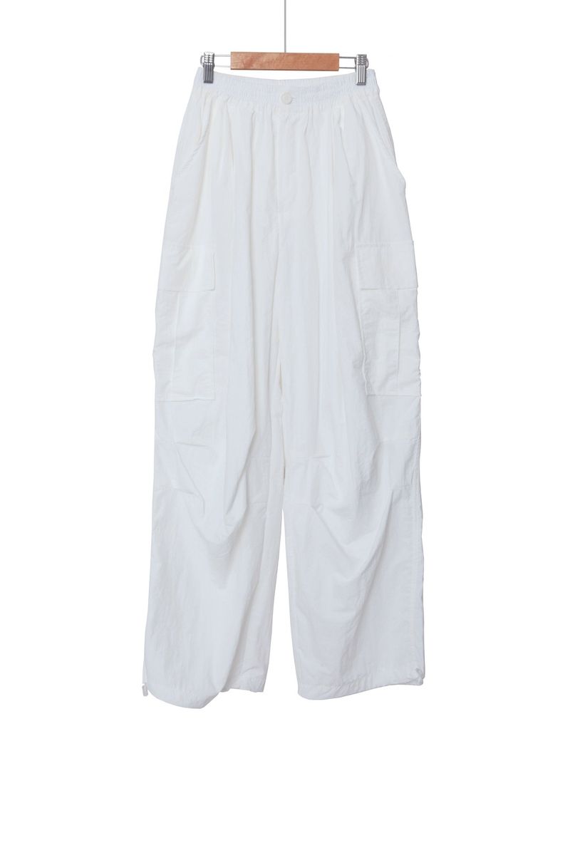 wide pocket cargo pants