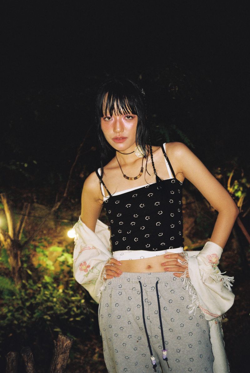 smile sleeveless black
