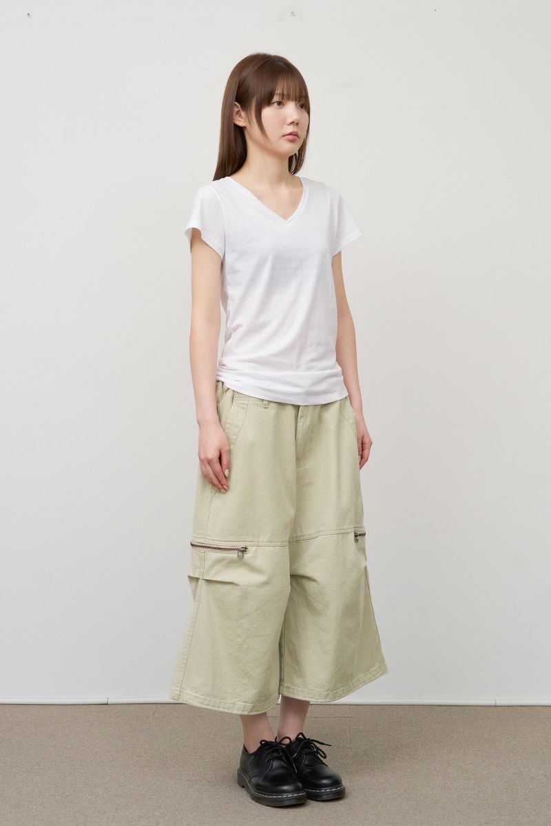 (W) Loading V-neck Top