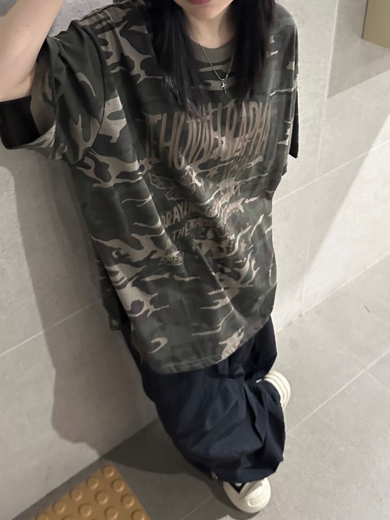 camo graphic t-shirt