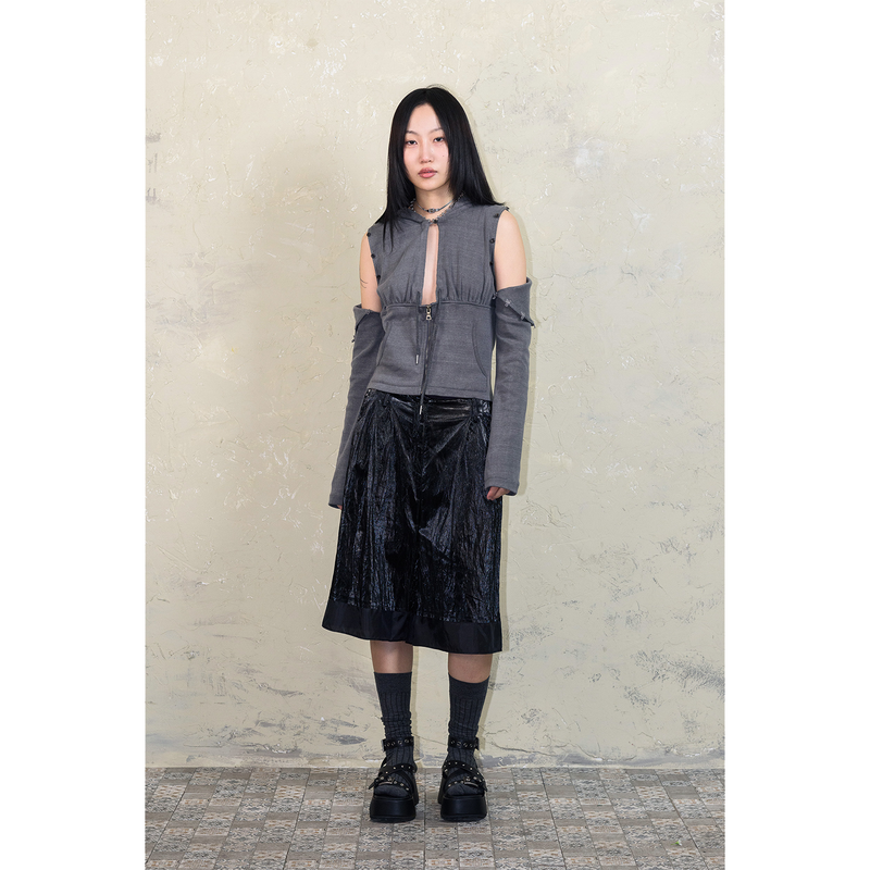 SLEEVE-OFF SHIRRING HOODIE