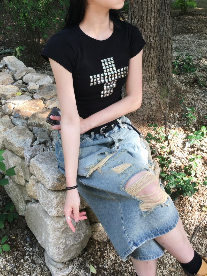 Metal Cross Stud Slim Short Sleeve Tee (3c)