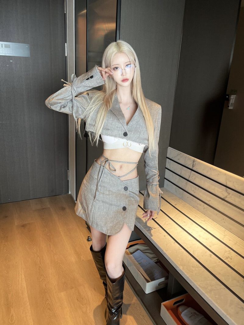 1216. Lope strap damage crop jk (2color)