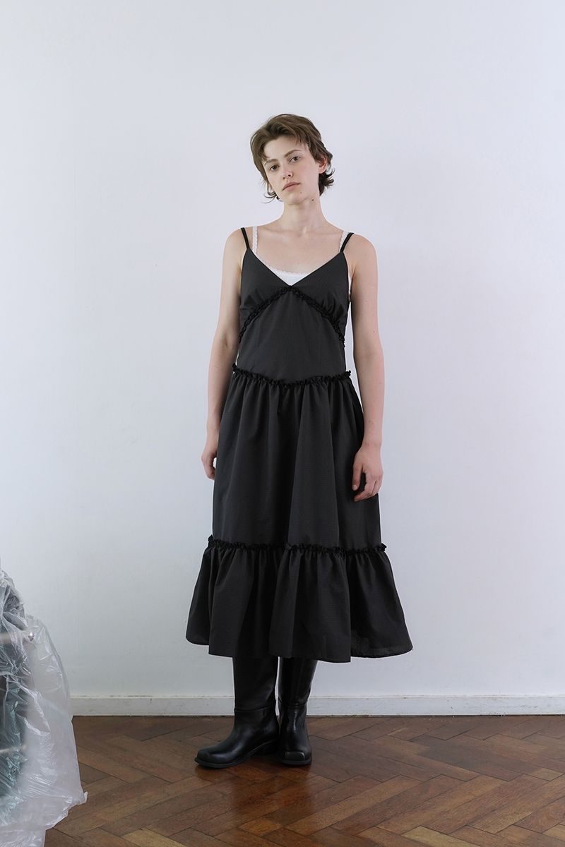 Silly frill dress_check