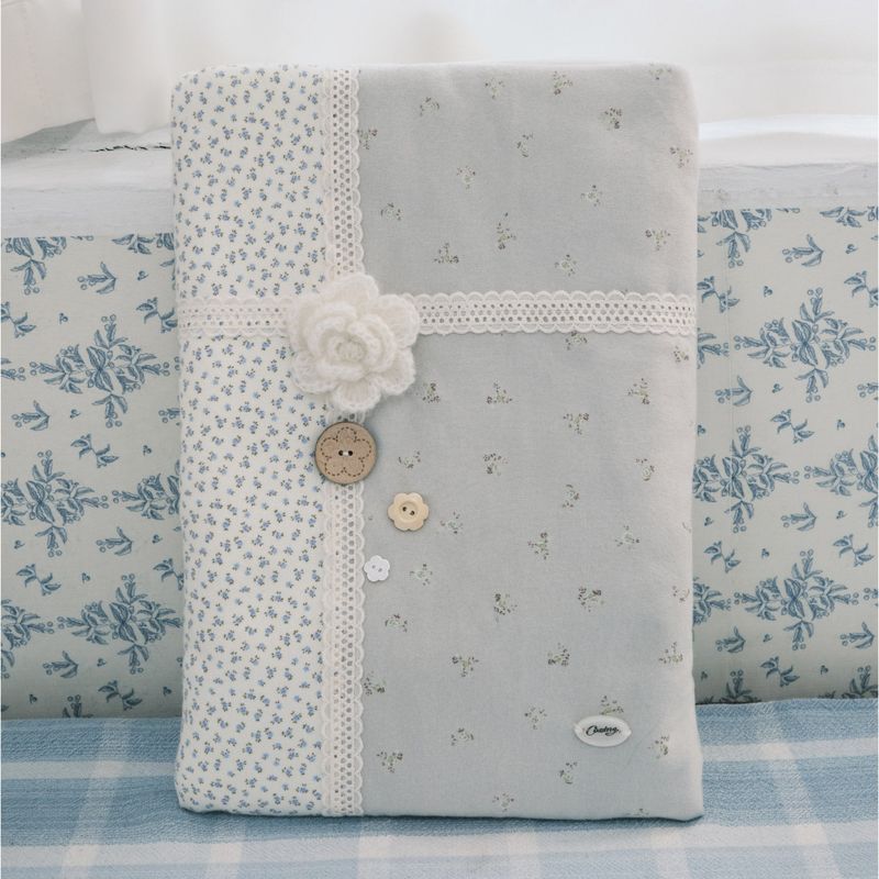 cozing(コジング)の「Blomming notebook pouch_mint cream(Smartphone Accessories)」