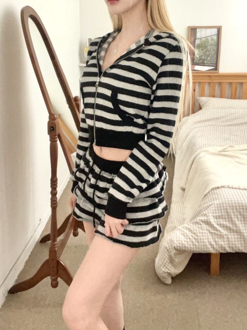 1476. Love stripe crop hood zip-up (2color)