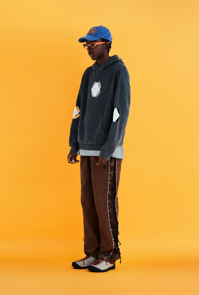 HOLE ARGYLE KNIT HOODIE / CHARCOAL