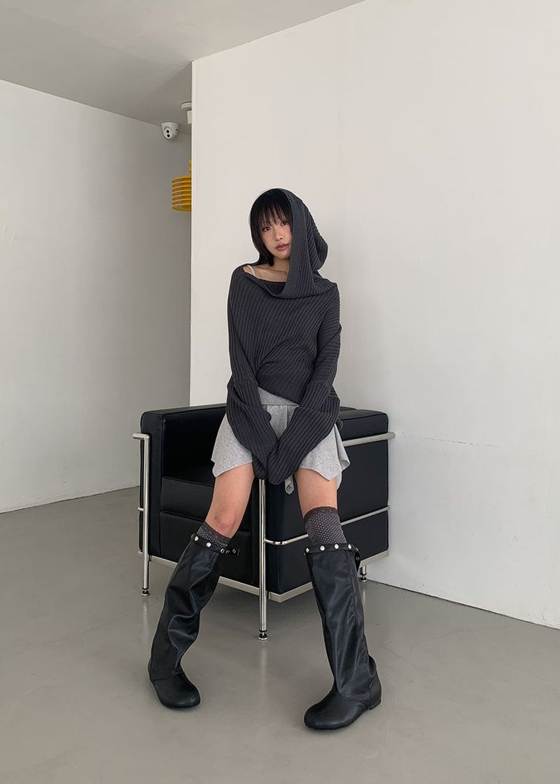 ラウンド スタッズ バックル ブーツ