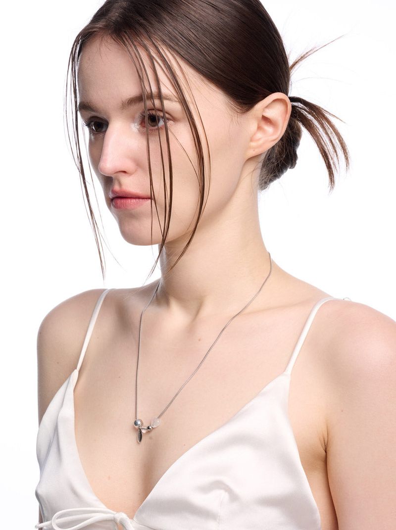 CHARMING NECKLACE