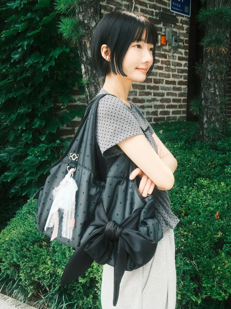 SIWL107（シウォル107）の「[Medium] ボウショルダーバッグ (Dot Black)（バッグ）」