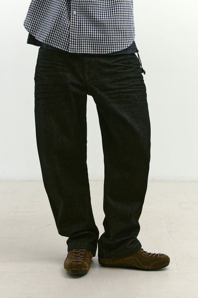3D Fit Embossed Denim Pants (Black)