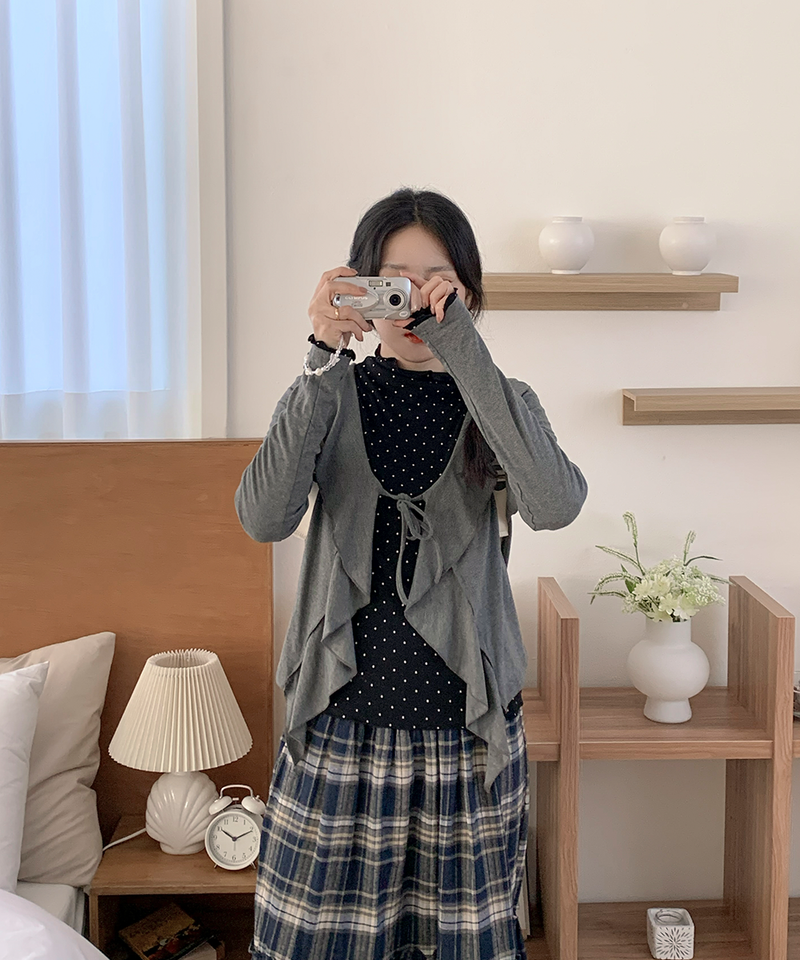 Dot Wave Turtleneck T-Shirt
