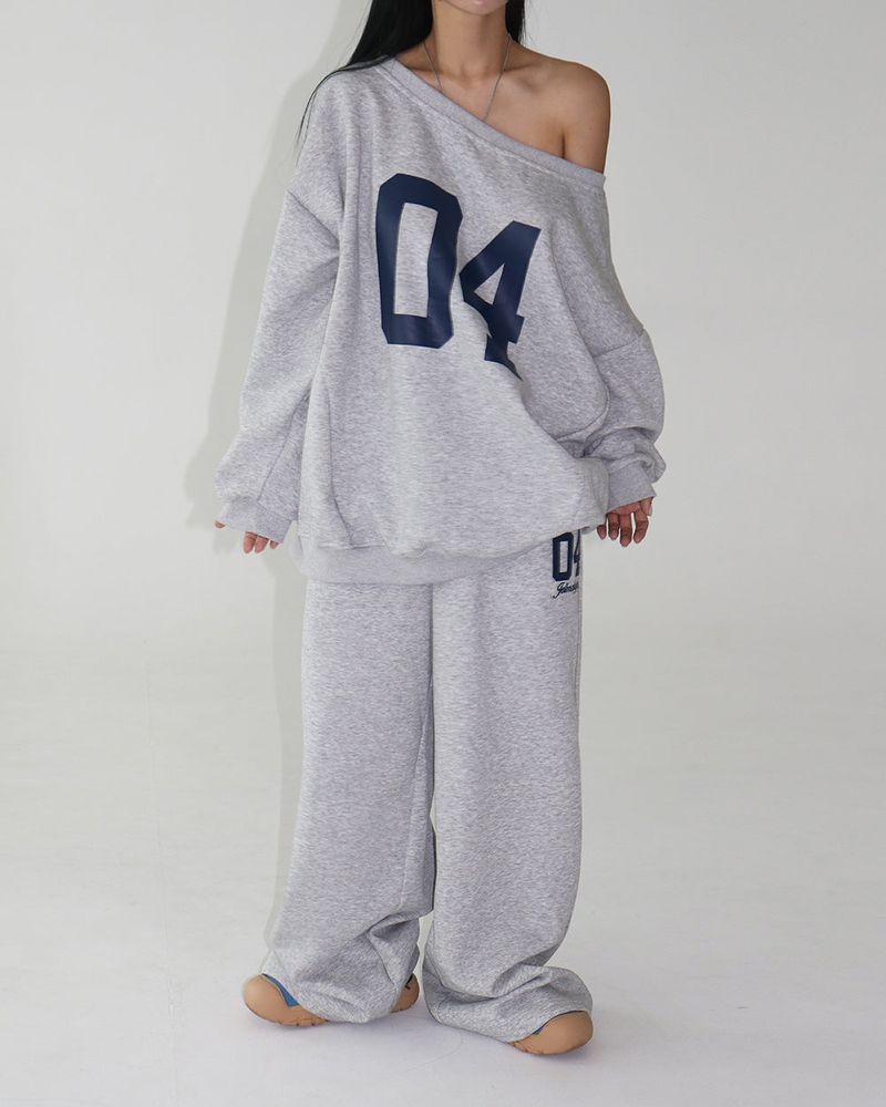 Number off-shoulder oversized fit sweat suit set
