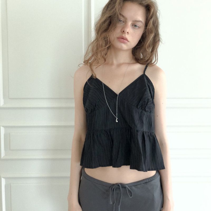 Maga sleeveless blouse (black)