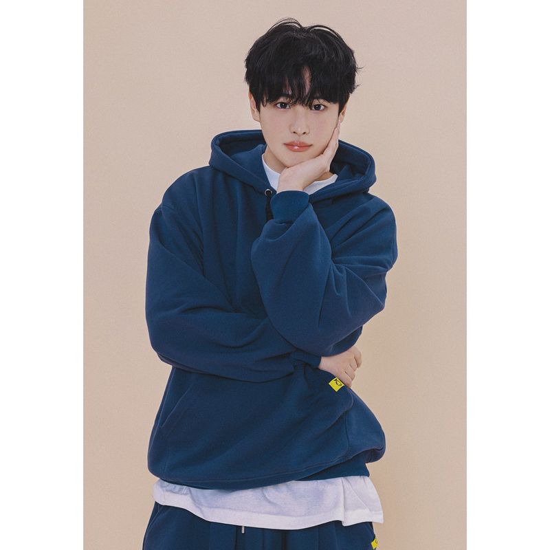 HOLYNUMBER7 X CHOI BYUNGCHAN CHICK GRAPHICS HOODIE_NAVY