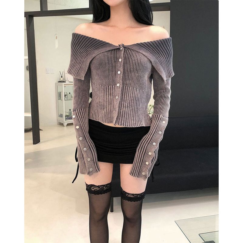 Off-shoulder Button Knit