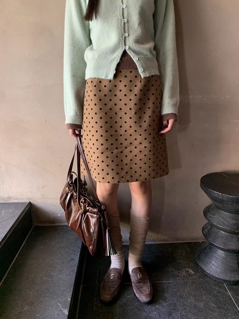 dereborujo（ドレボルゾー）の「camel brown wool dot midi skirt（Skirts）」