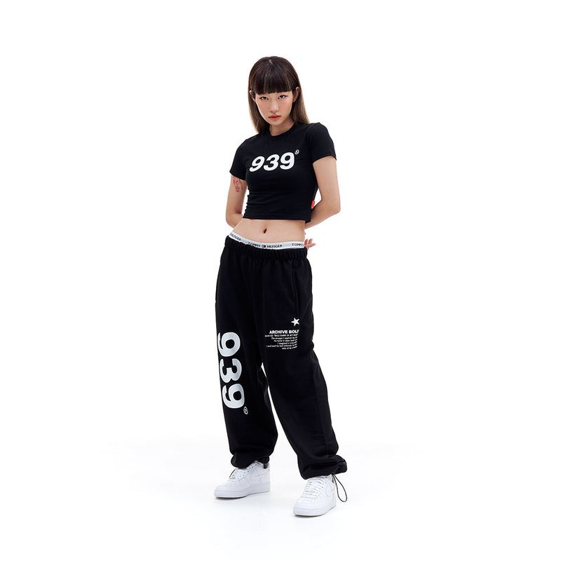 939 LOGO CROP TOP (BLACK)