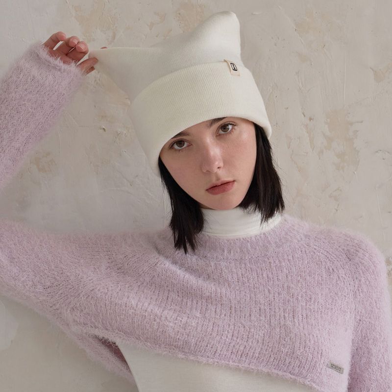 VA Label Square Beanie / White