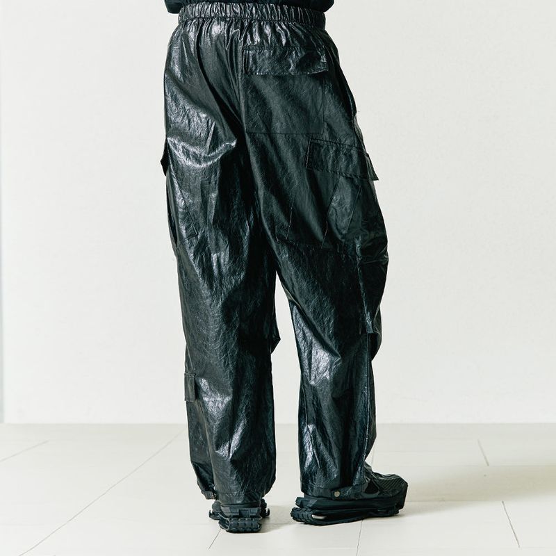 VCL CRACK LEATHER PARACHUTE PANTS BLACK