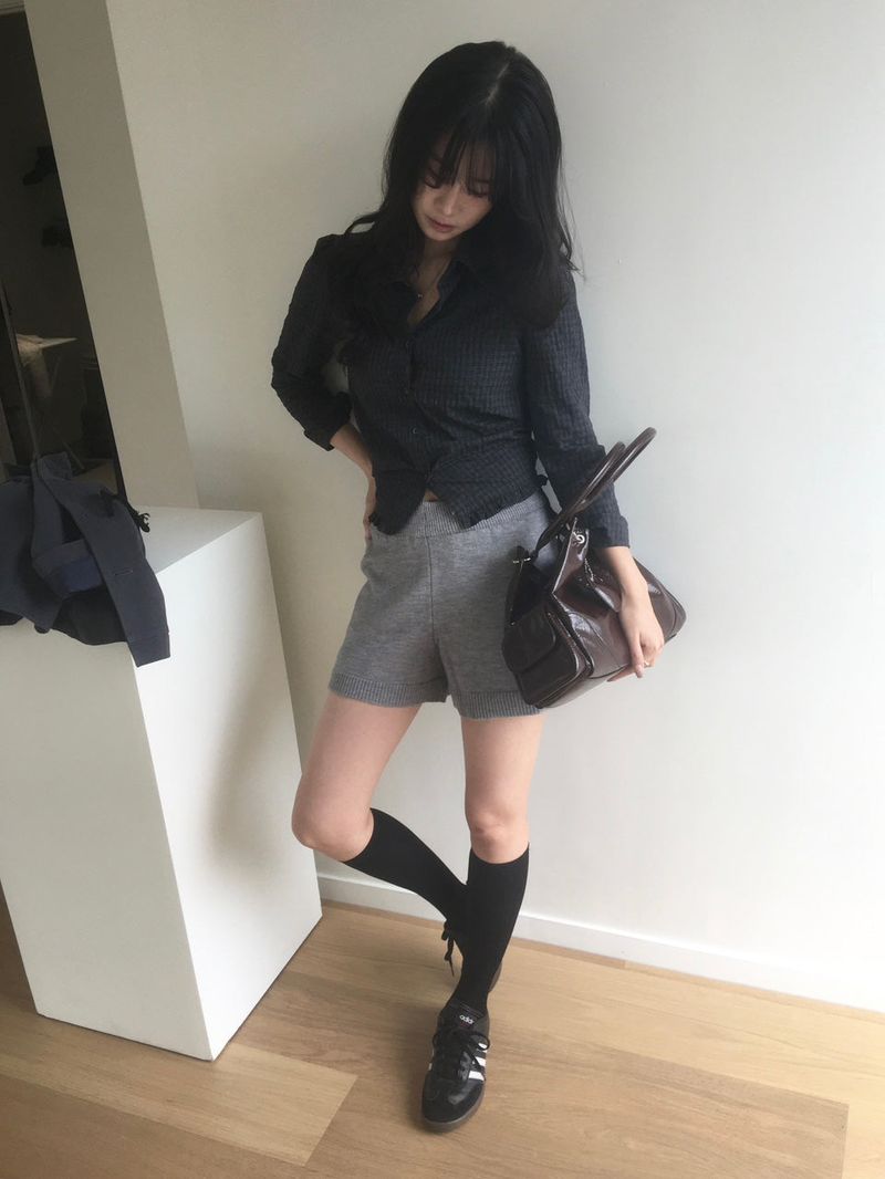 tail plaid ruffle shirt