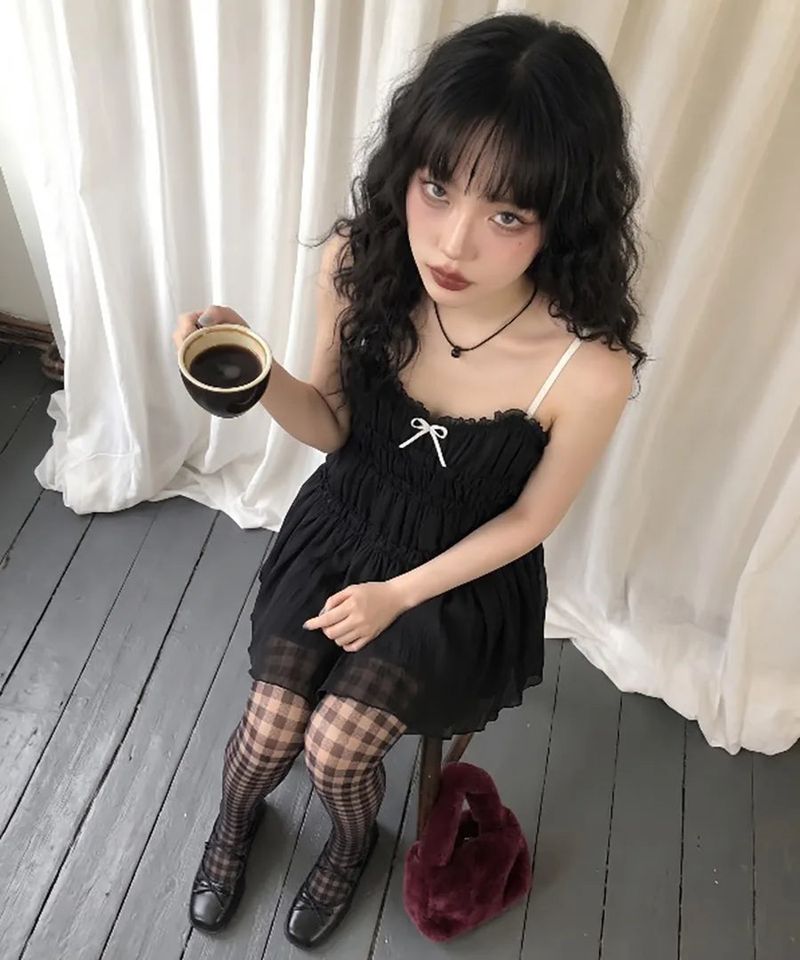 VIVIC（ビビク）の「ボウタイ ルーシュド ミニ ドレス (BLACK)（ワンピース/ドレス）」