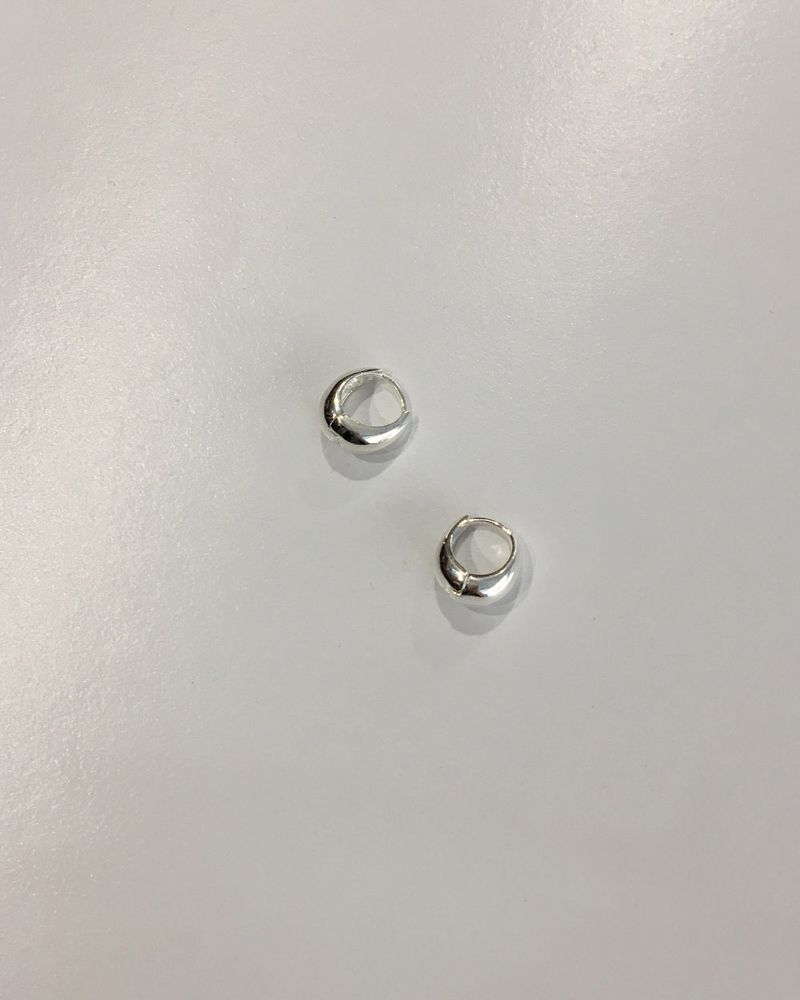 Bold Mini Earrings (1color)