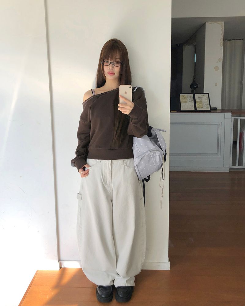 Dosi Lace One Off-Shoulder Long Sleeve Sweatshirt