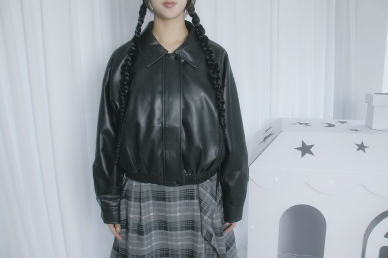 Oversized fit leather cropped jacket collar jumper