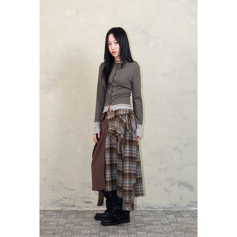 LAYERED BUTTON LOOP TOP