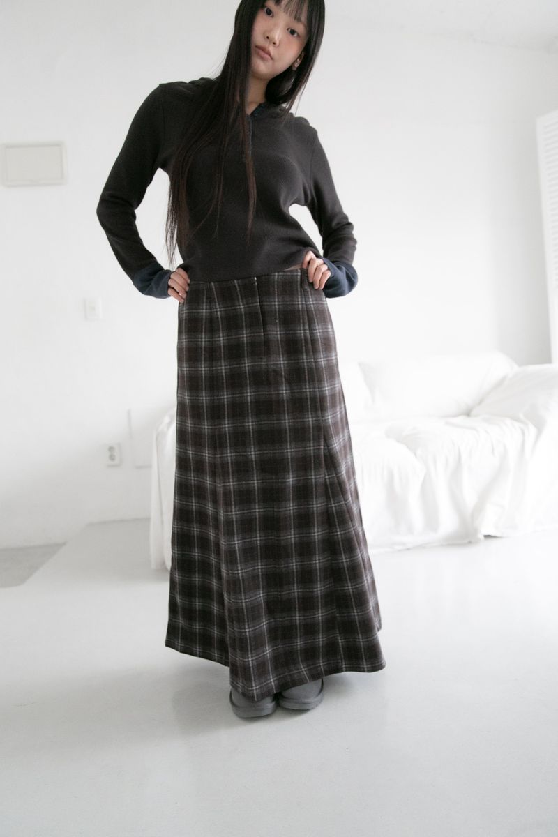 omoosoohy（オムスヒ）の「check low long skirt(2colors)（Skirts）」