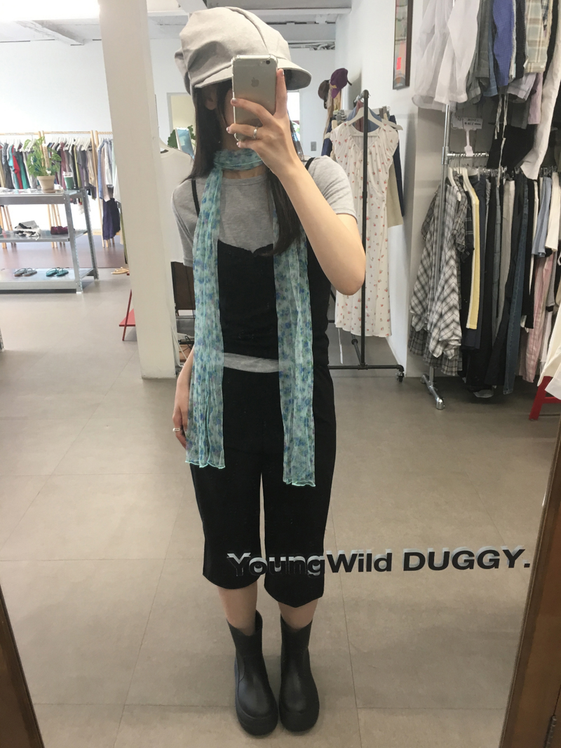 Urban Slit Capri Pants (1color)
