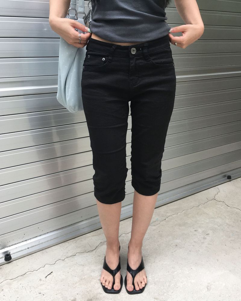 Lowrise capri pants