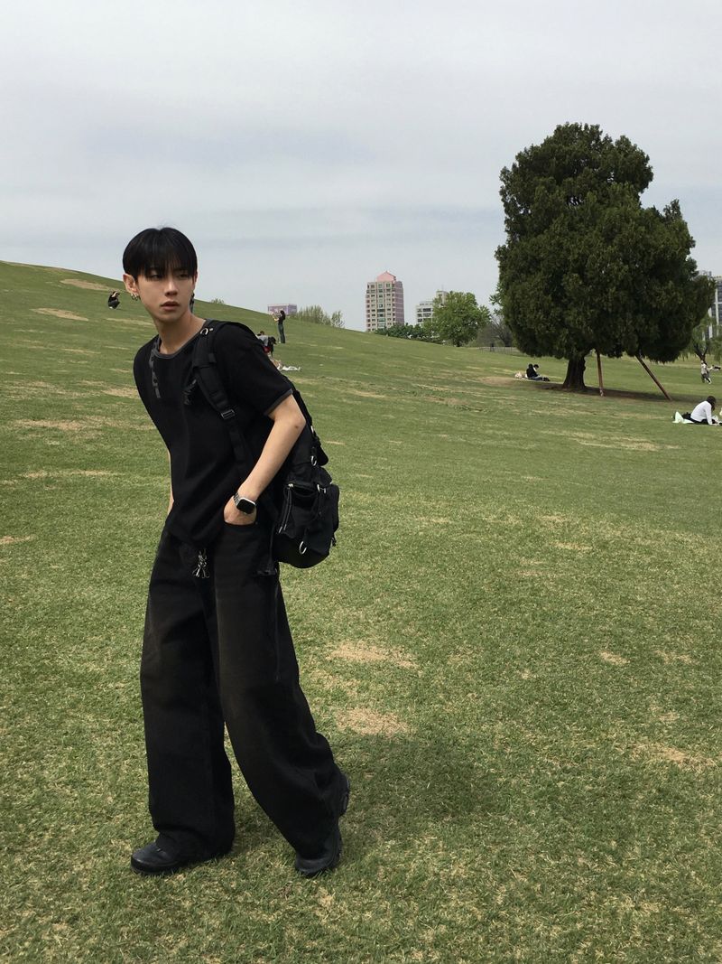 シエルブラックチンウォッシュ加工デニムパンツ