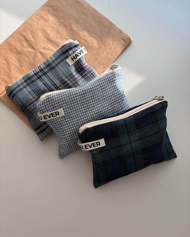 Linen check flat pouch - navy green , M size