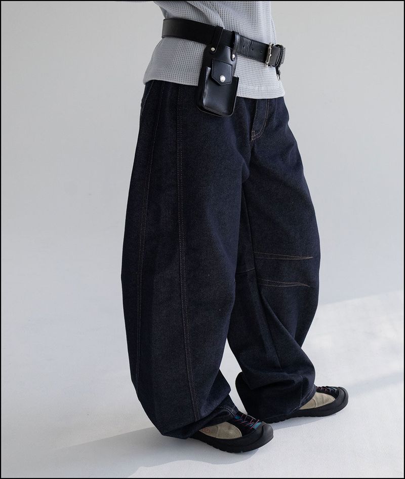 un:tyl(オンタイル)の「Davit ballon curved raw denim pants(Pants)」