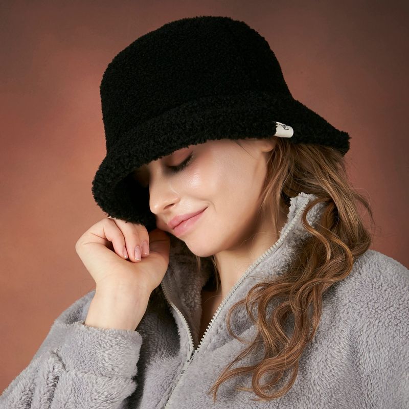 Monogram label fleece bucket hat