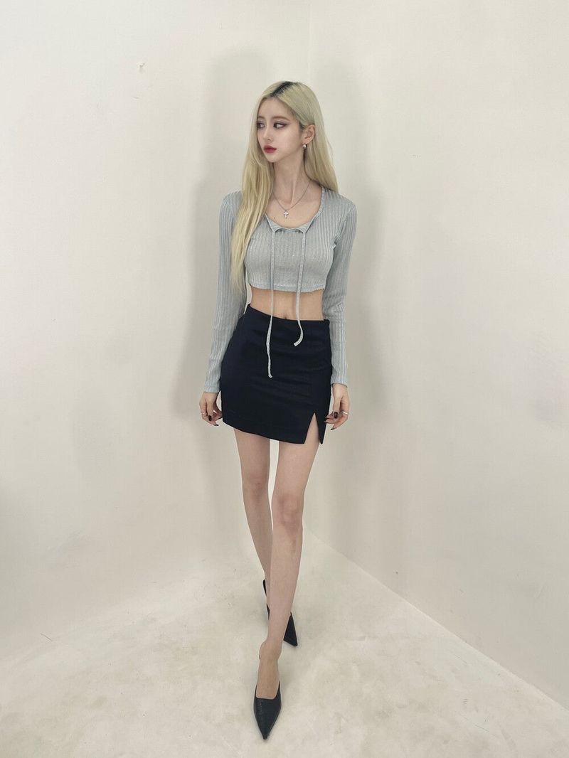 353. MQ satin slit sk (bk, iv)