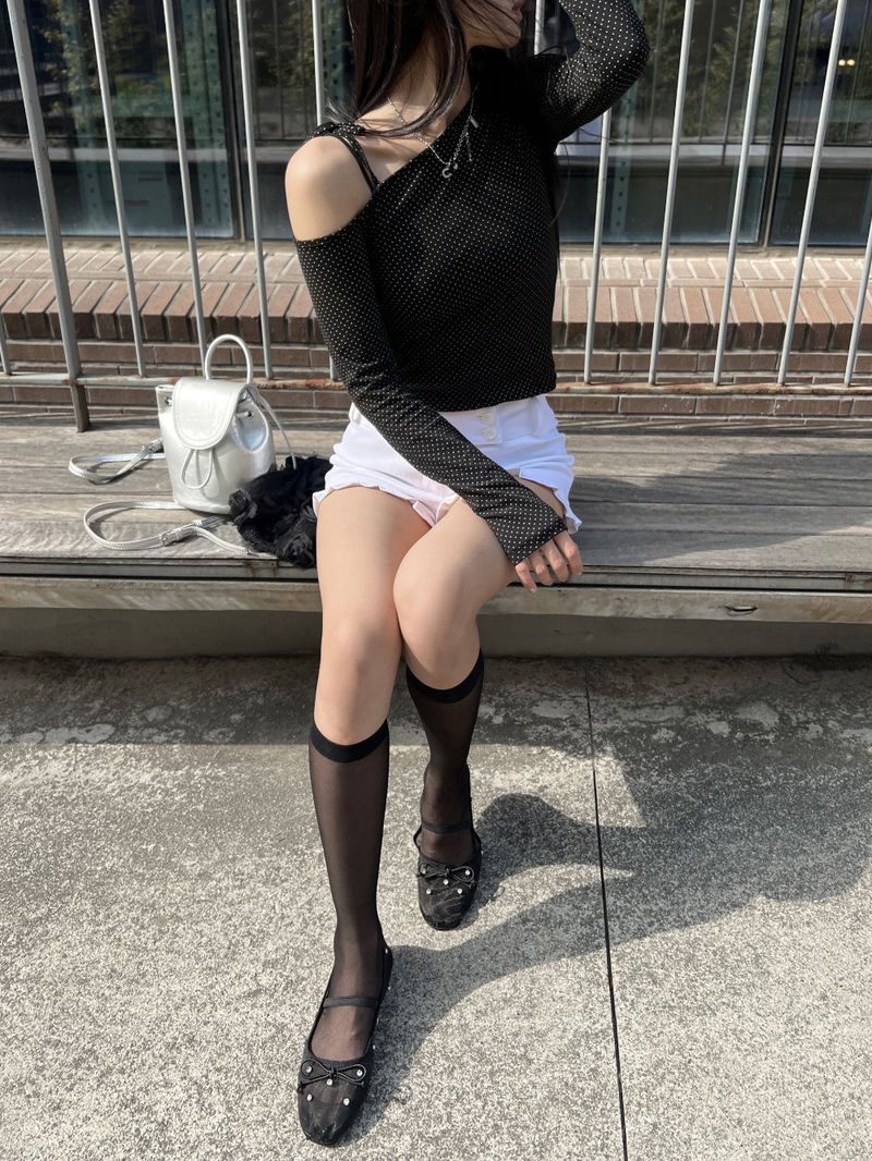 Mini Dot One Shoulder Long Sleeve Tee (4 Colors)