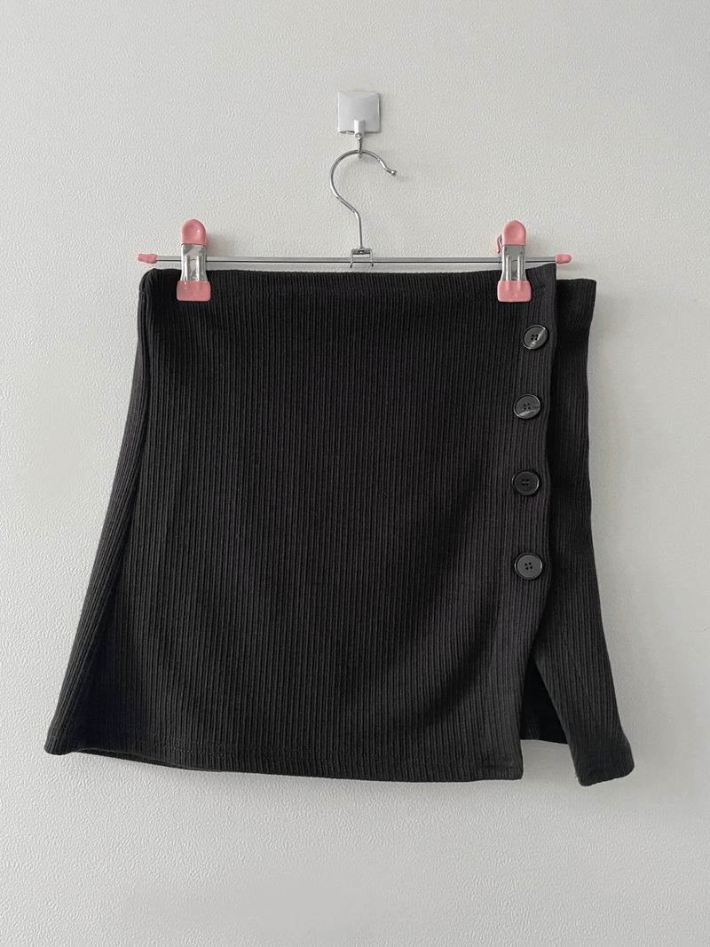 Toggle knitted tube top