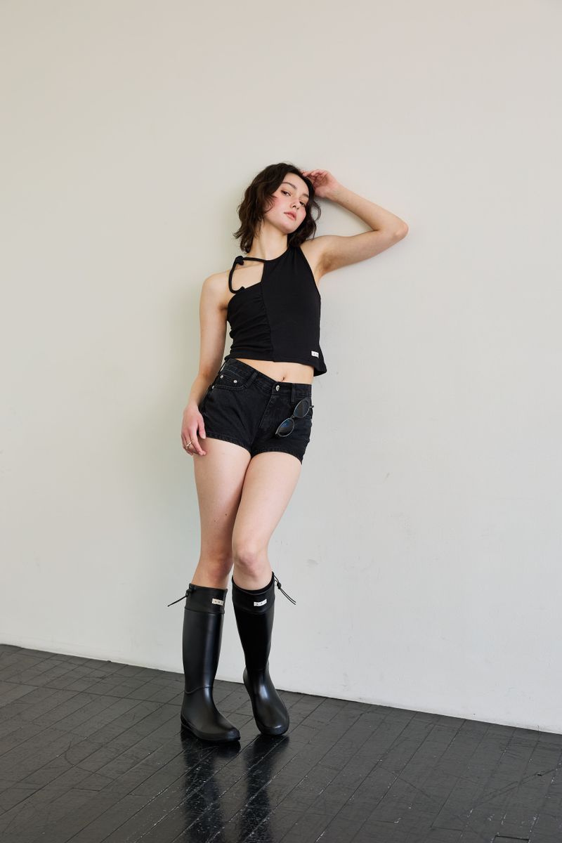 BEBE UNBALANCE SLEEVELESS TOP / BLACK