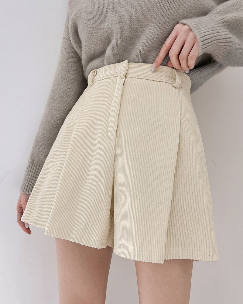 Pintuck corduroy shorts